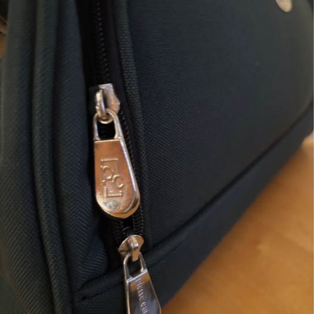 Pierre Cardin Duffel Bag - Picture 4 of 6